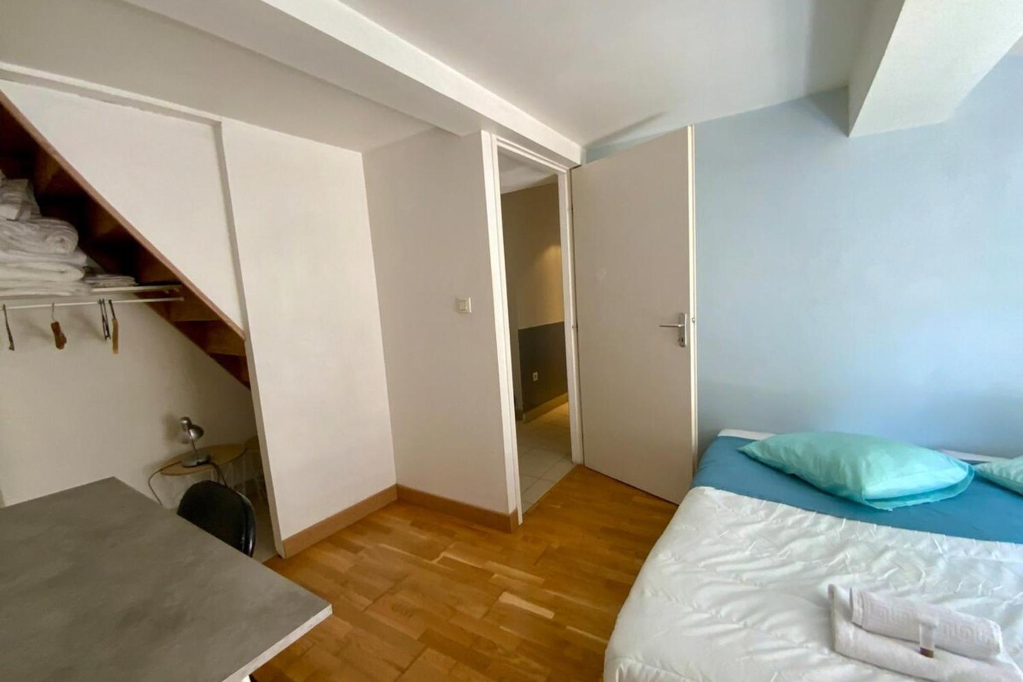 The Triplex- 3 Bedrooms In The Escutcheon! Монпелие Екстериор снимка