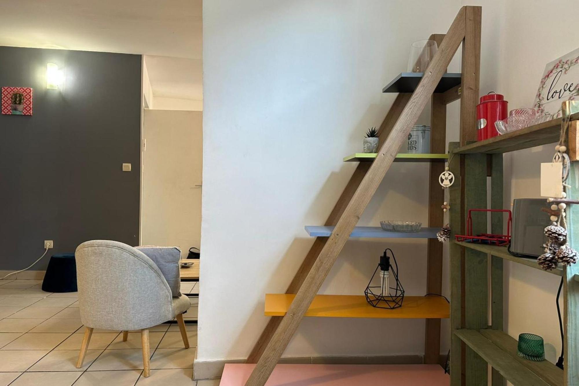 The Triplex- 3 Bedrooms In The Escutcheon! Монпелие Екстериор снимка